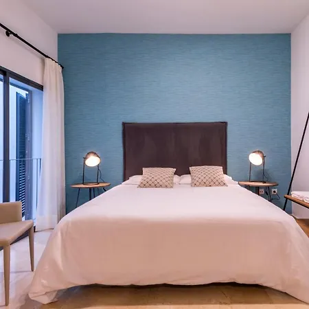 Malaga Central Suites *