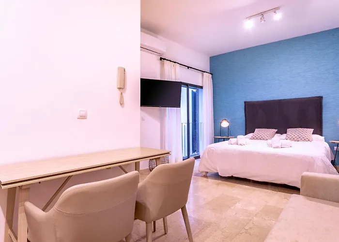 Malaga Central Suites شقة *